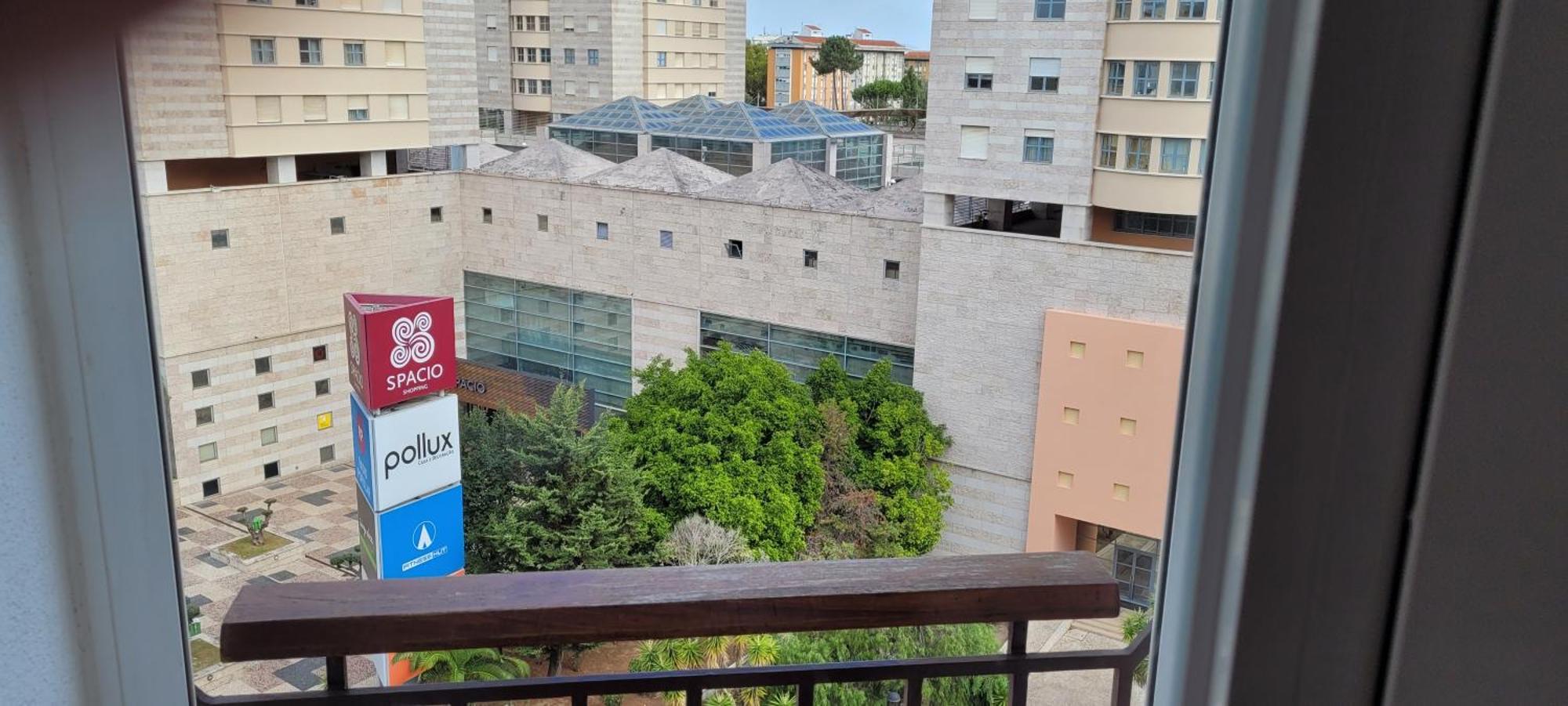 Comfy Near Metro Lissabon