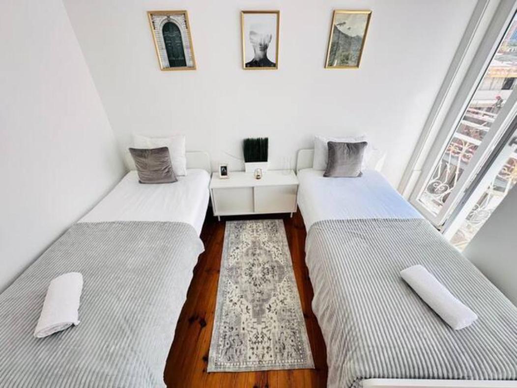 Large Flat Up 8pp Appartement Lisboa