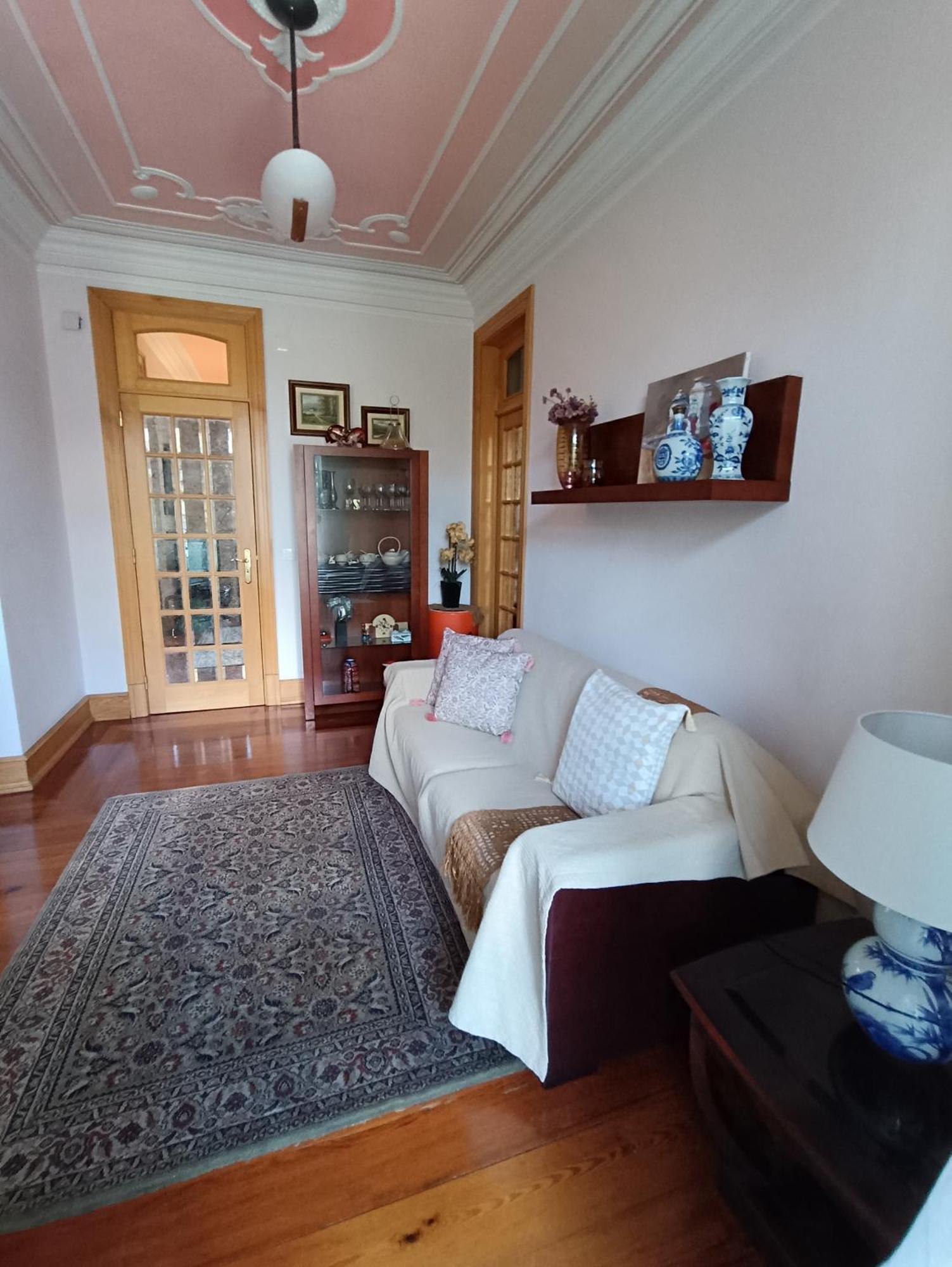 In Centre Of Appartement