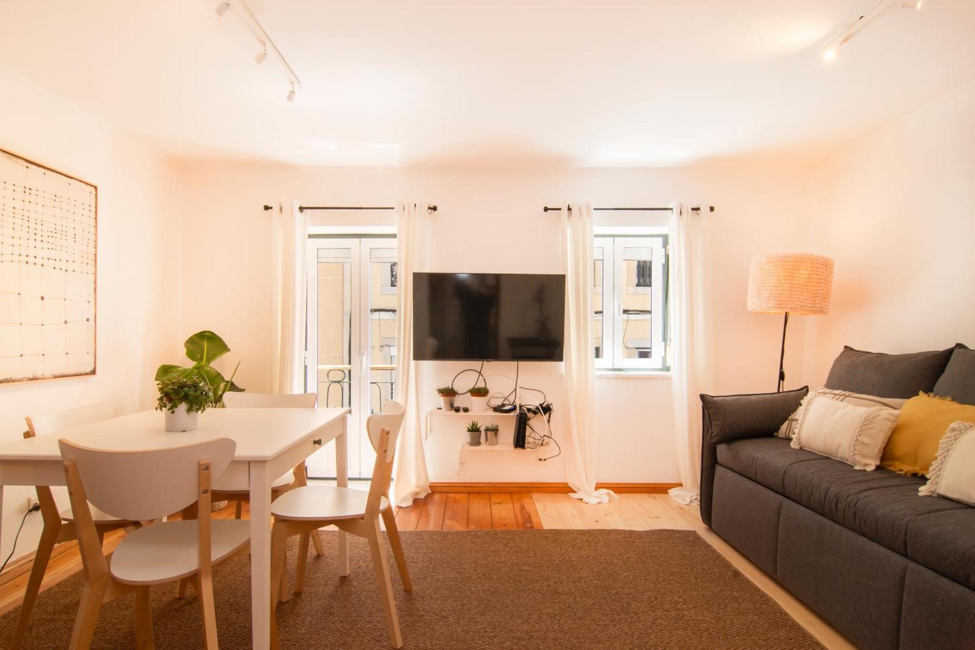 Charming & Peaceful Family Flat Lisbon
