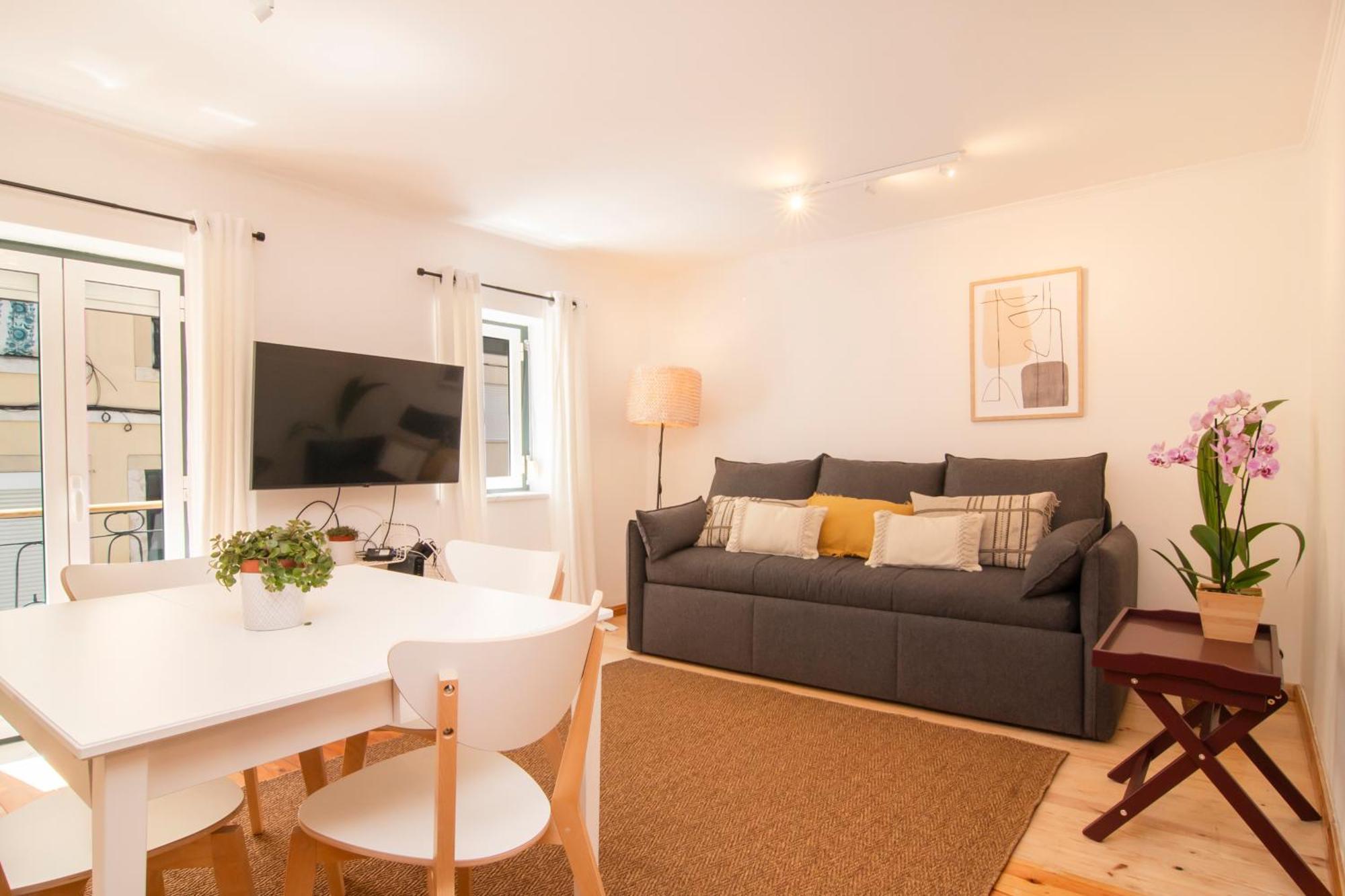 Apartment Charming & Peaceful Family Flat Lisbon