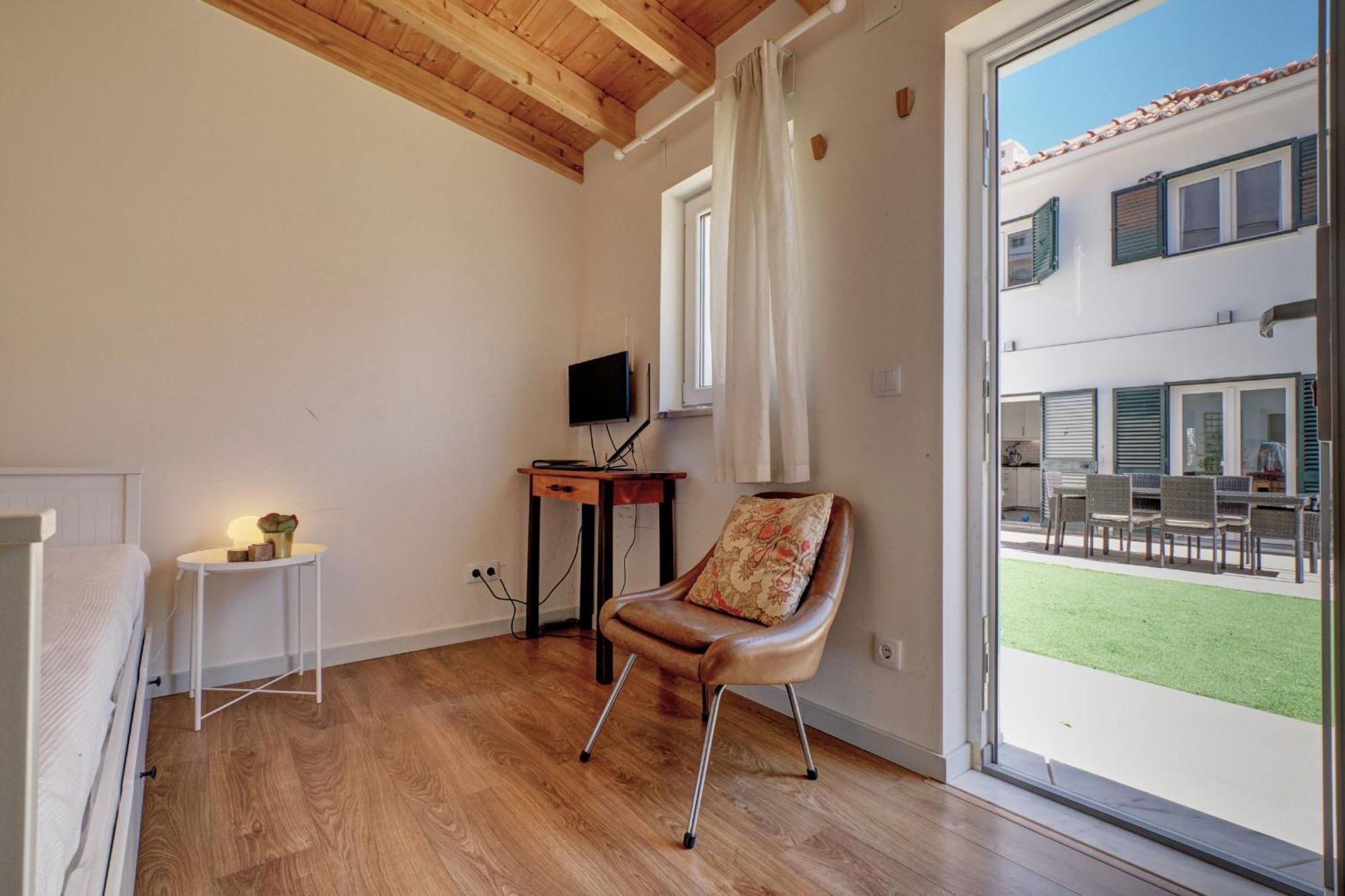 Comfortable Town House In Quiet Area By Lovelystay Vakantiehuis Lissabon