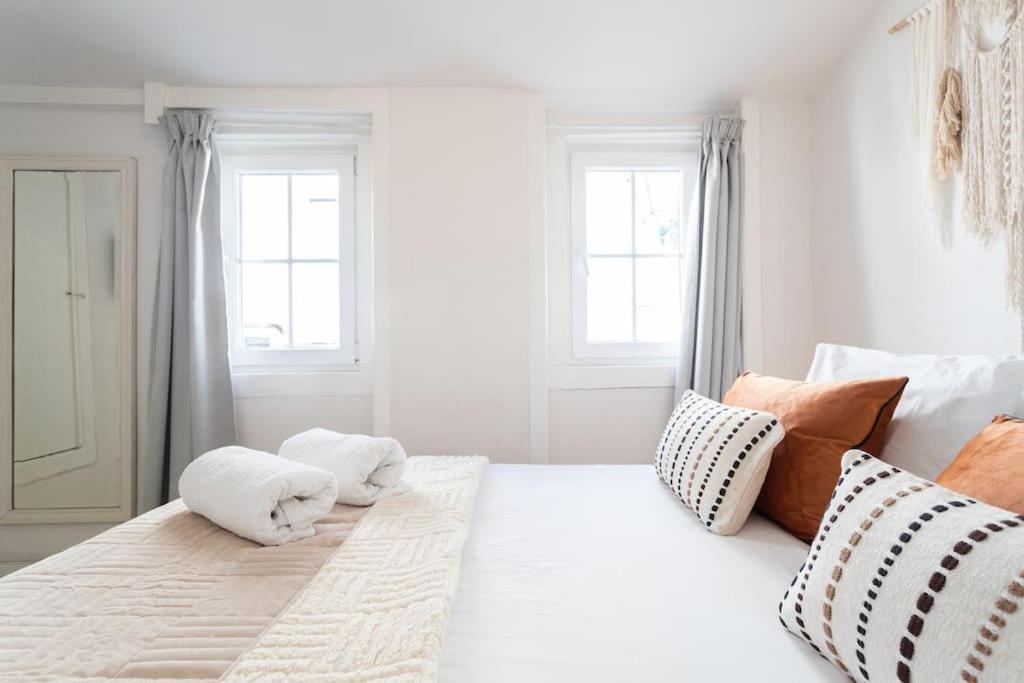 The White Principe Real Appartement Lissabon