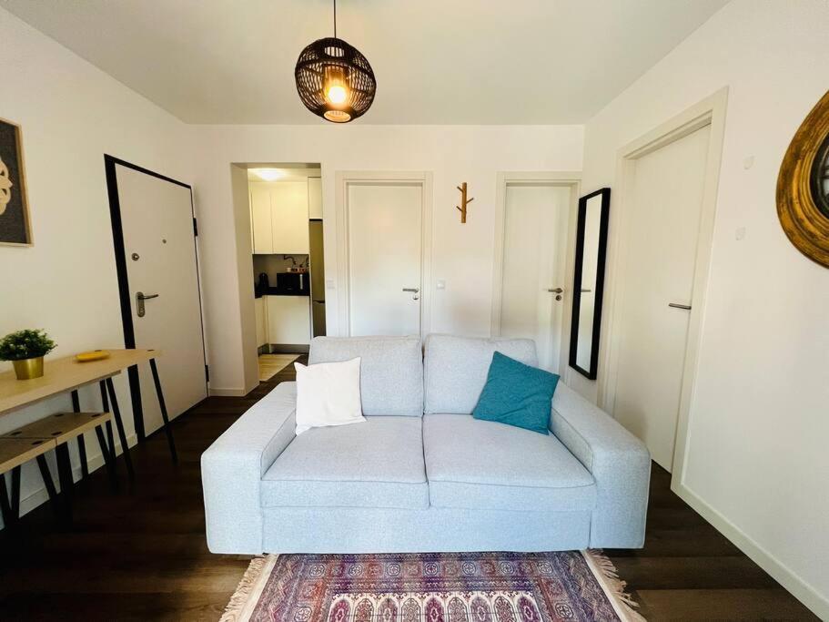 Modern Comfort Within Ancient Streets Appartement