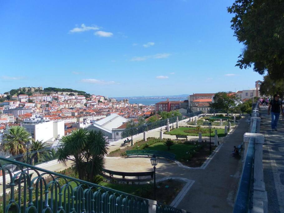 C3 Bairro Alto Cozy Romantic Loft In 18th Century Building Appartement Lissabon