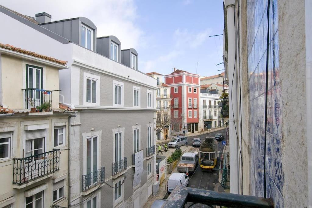 Appartement Pn New Ac! Stylish & Central- View To Tram 28! Lisboa