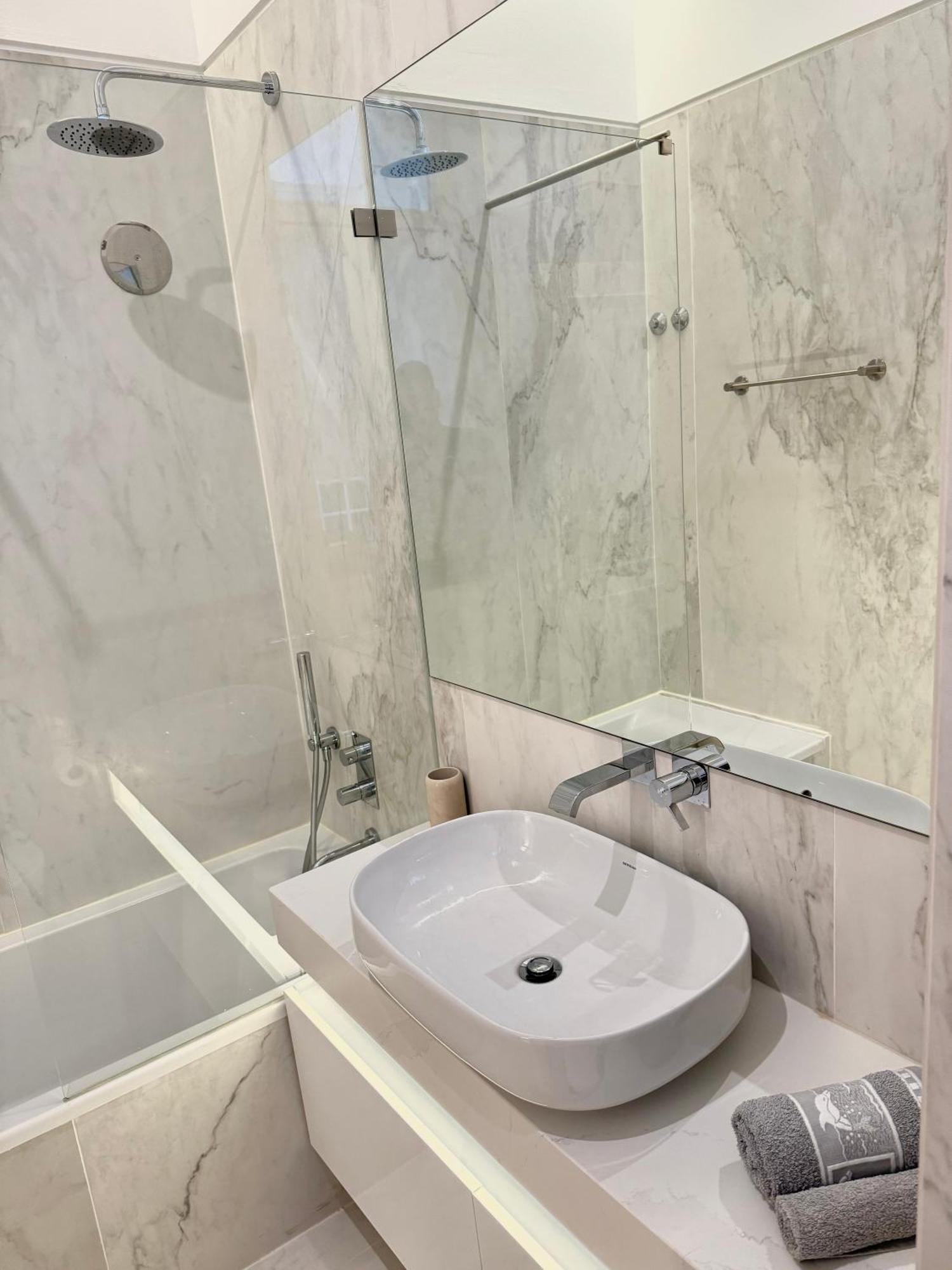 Quiet Luxury On Rua Augusta Lissabon