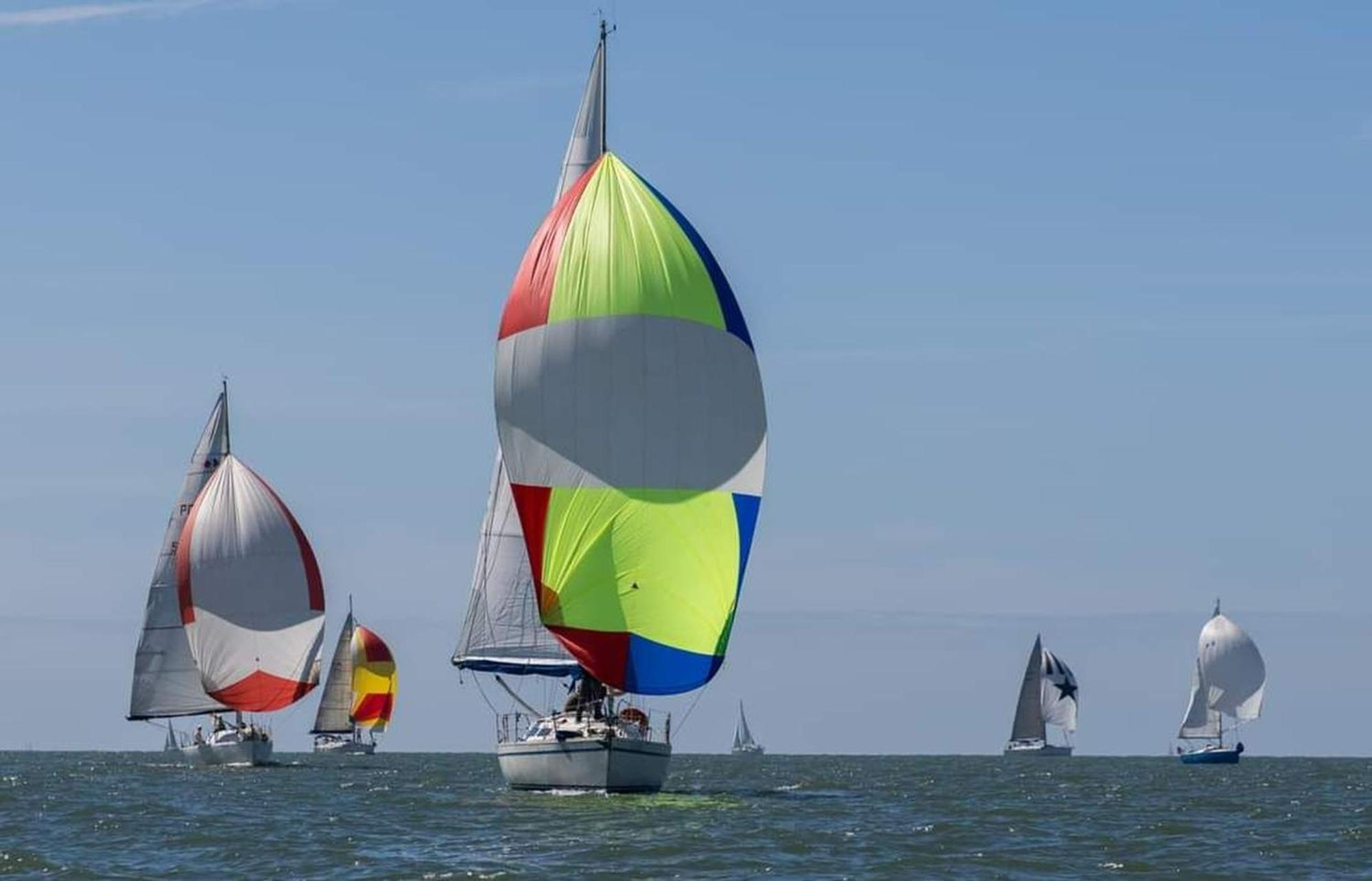 Be Local - Sleep Aboard The Santa Maria Sailing Boat In Lisbon