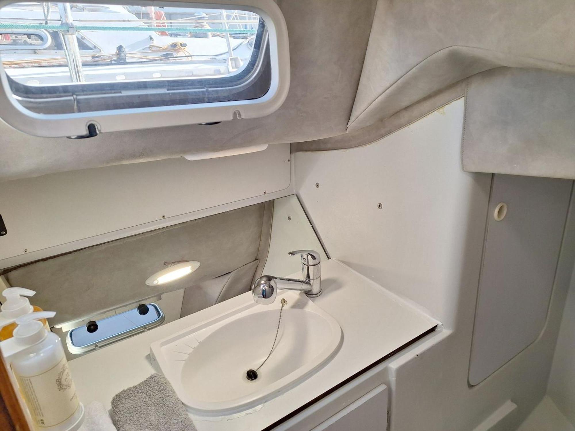 Be Local - Sleep Aboard The Santa Maria Sailing Boat In Apartment Lisbon