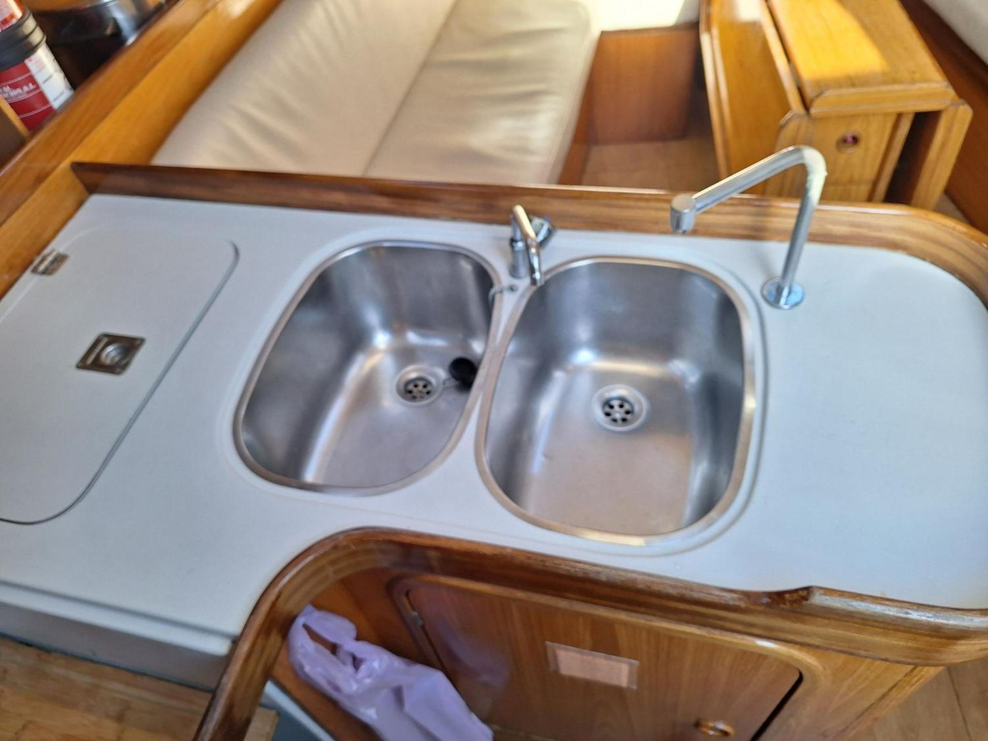 Be Local - Sleep Aboard The Santa Maria Sailing Boat In Lisbon