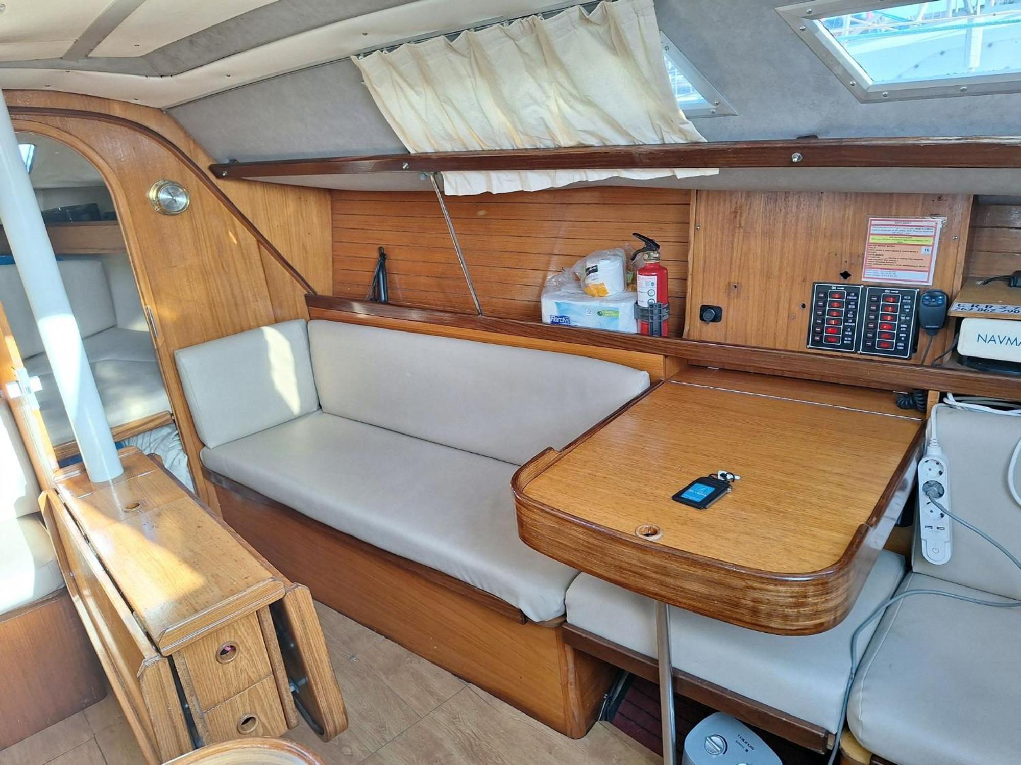 Apartment Be Local - Sleep Aboard The Santa Maria Sailing Boat In *