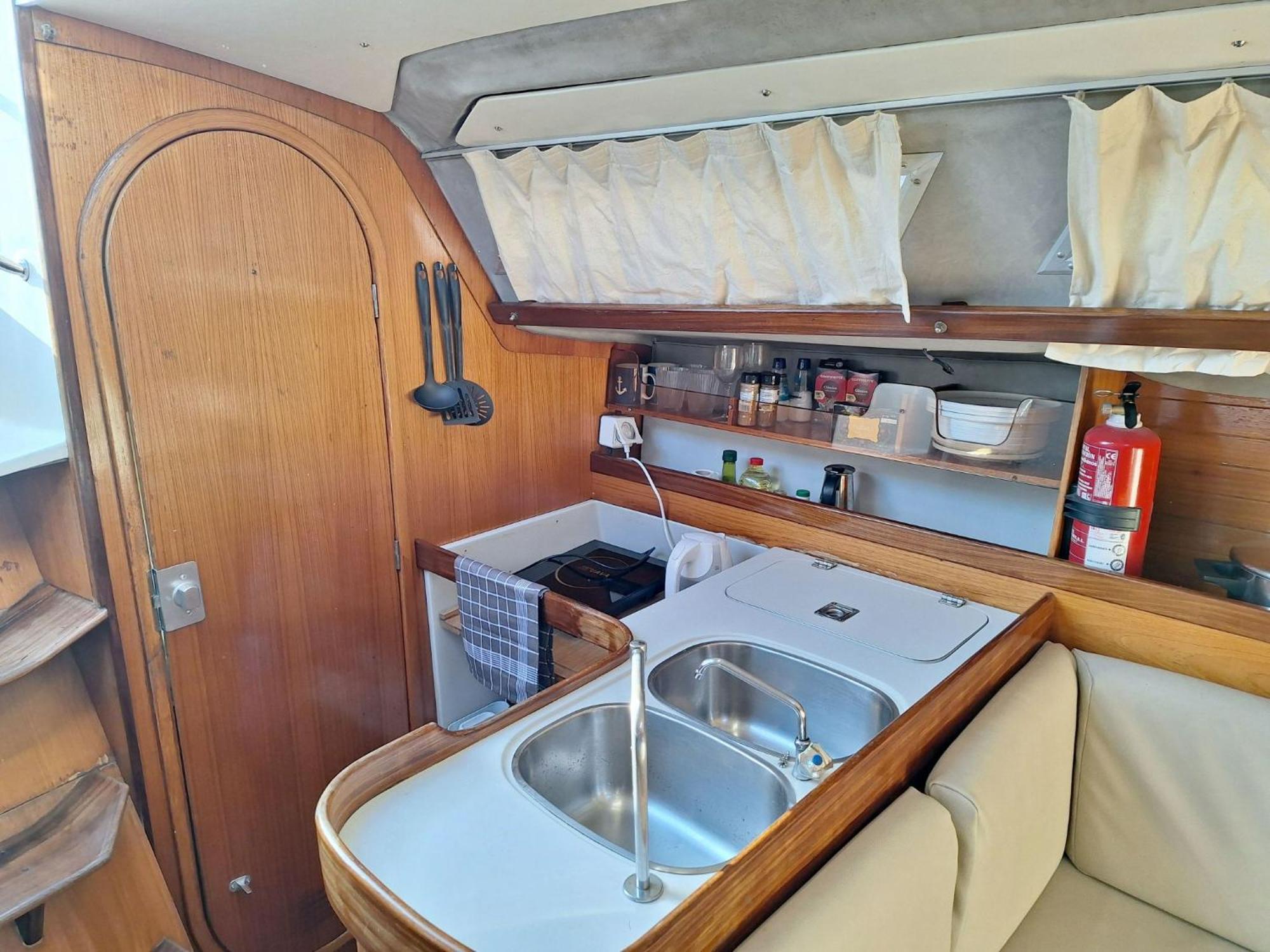 Be Local - Sleep Aboard The Santa Maria Sailing Boat In * Lisbon
