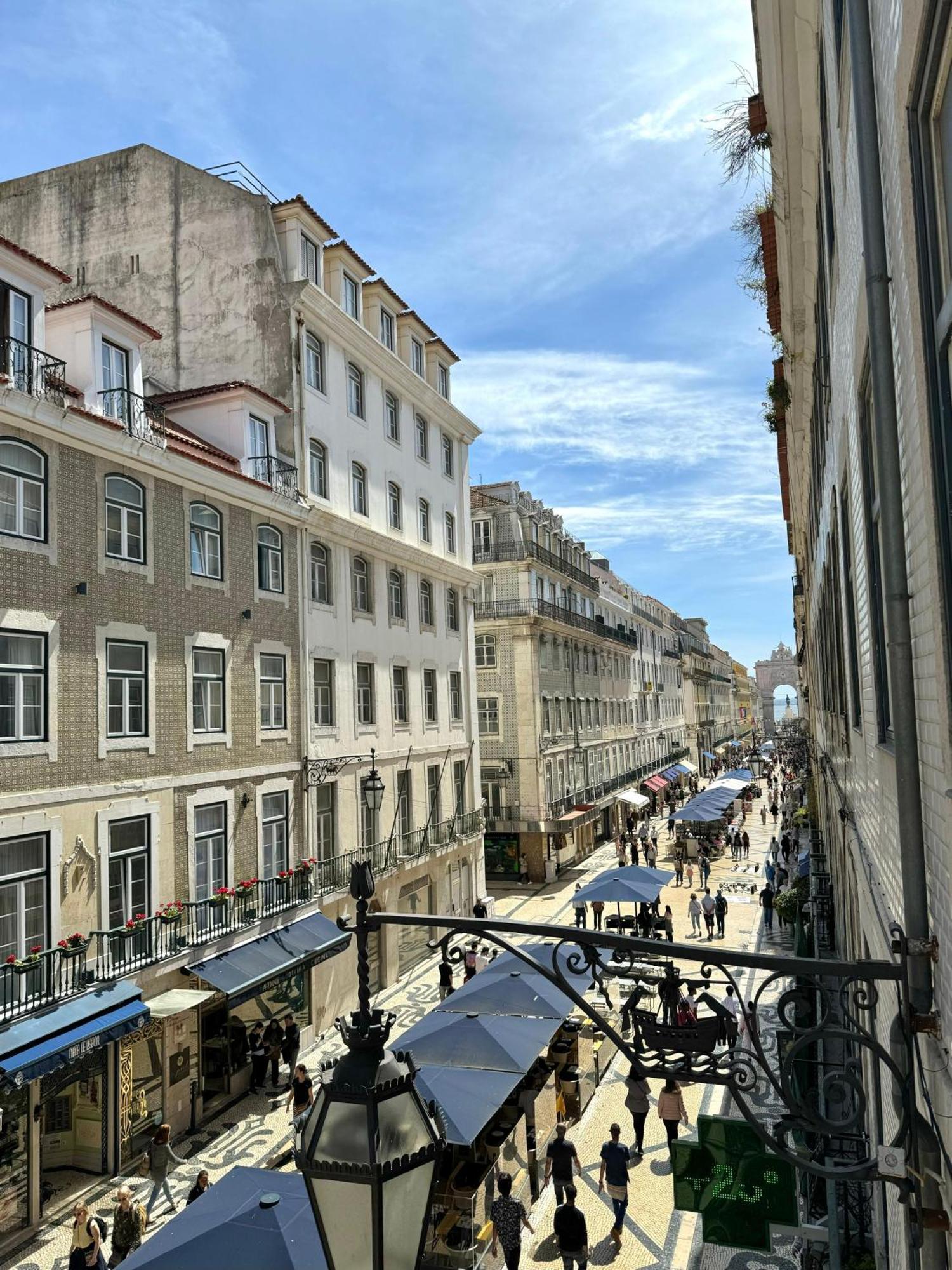 Quiet Luxury On Rua Augusta * Lissabon