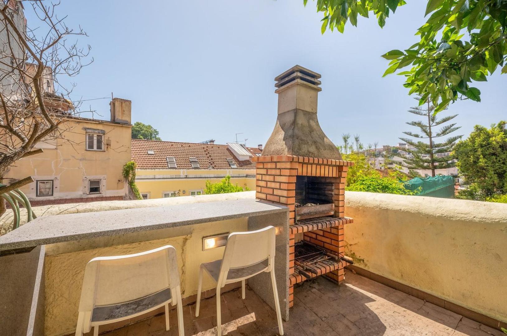 Lemon House With Private Garden Lisbon