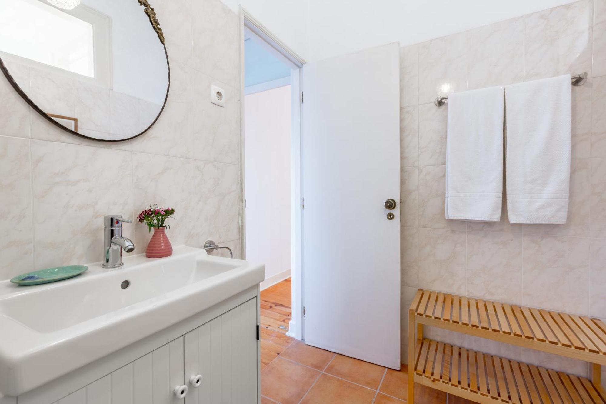 Spacious, Bright And Sunny Apartment, By Timecooler