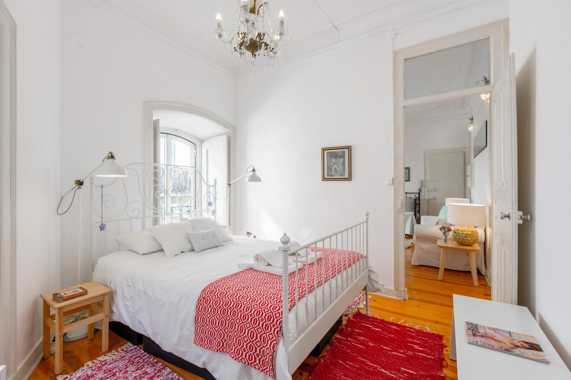 Spacious, Bright And Sunny Apartment, By Timecooler Lisboa