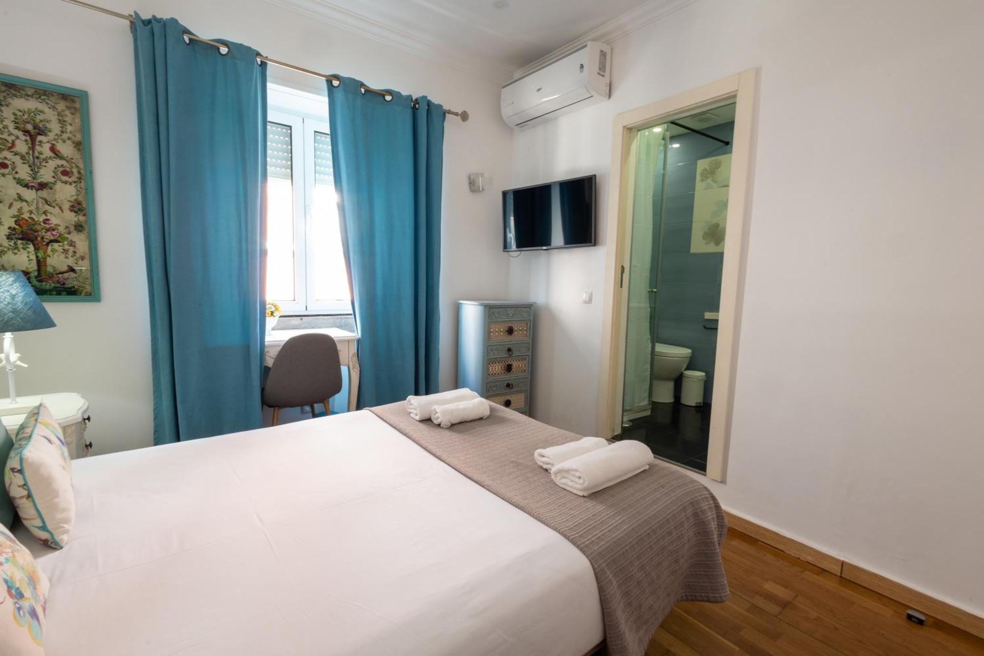 Sweet Suites Guesthouse Close To Famous Avenue Liberty 3*