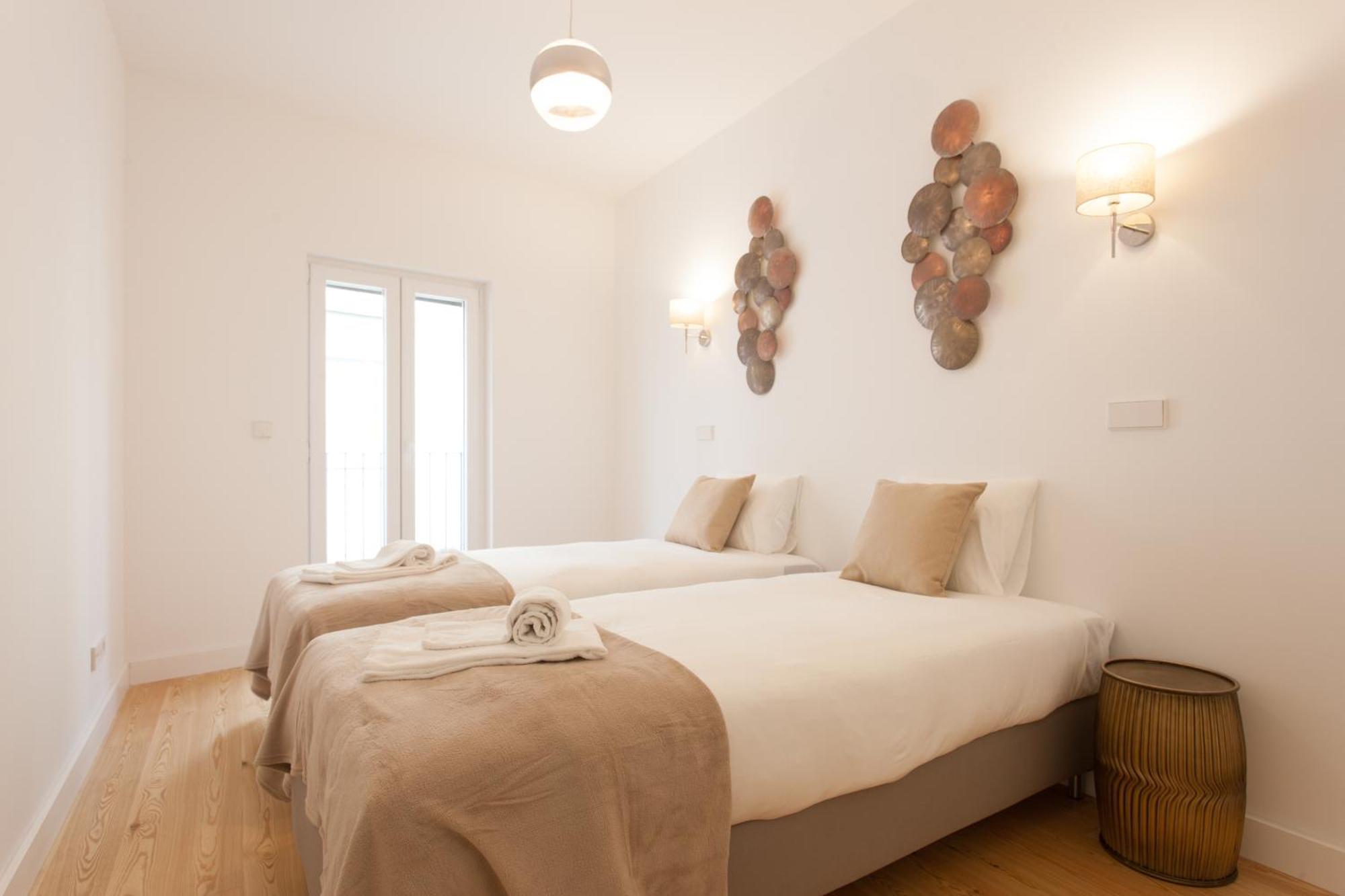 Mouraria Blue Three-bedroom W/ Parking - By Lu Holidays Apartamento Lisboa
