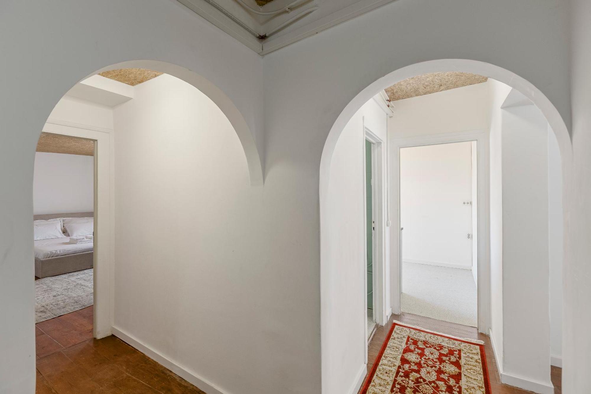905 Apartment