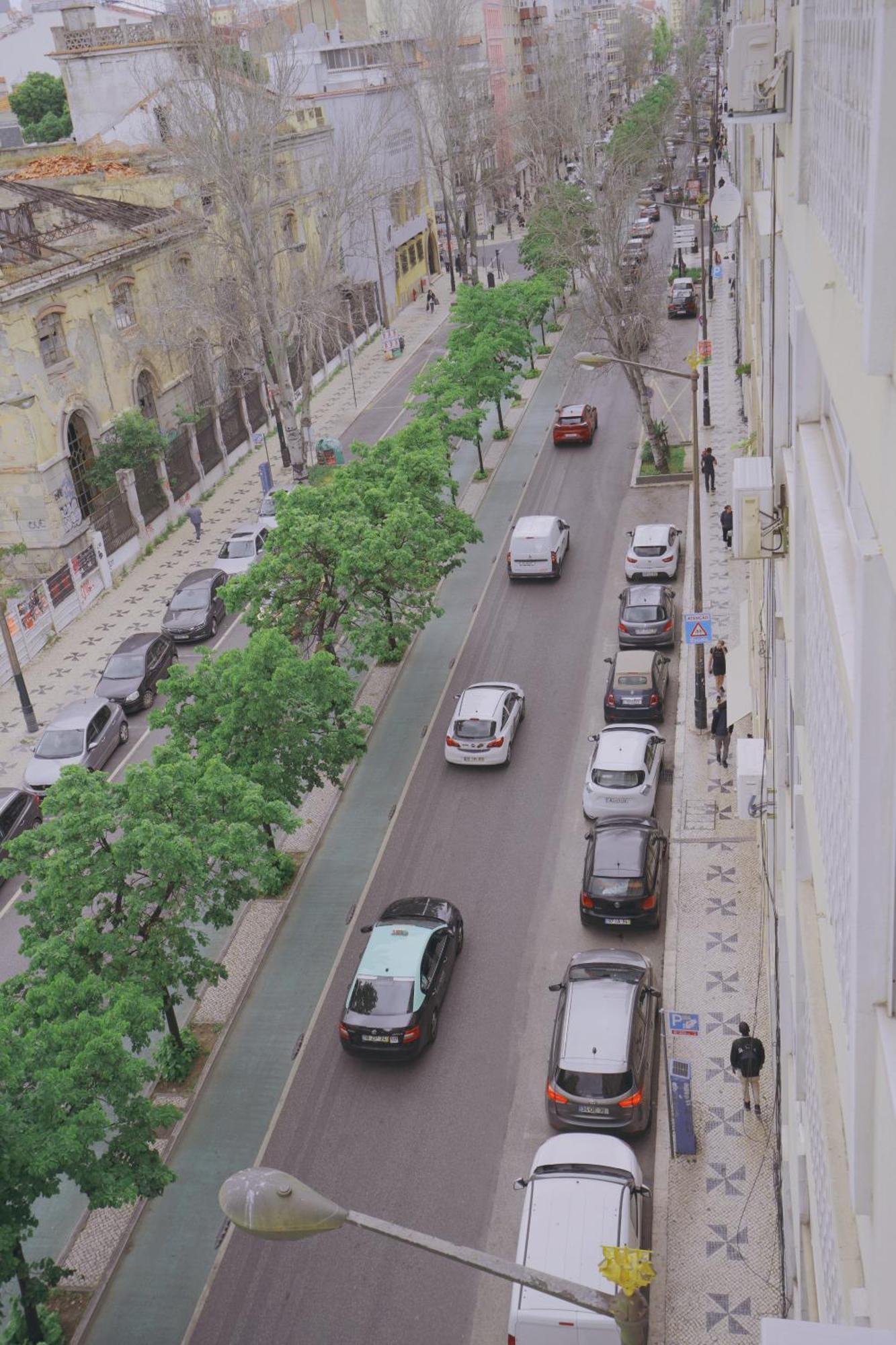 Apartment Charming 94d, Next To Metro Lissabon