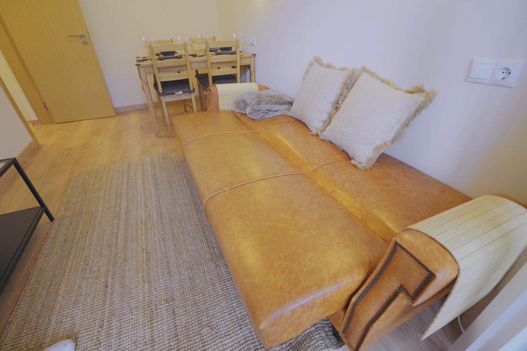 Charming 94d, Next To Metro Apartment Lissabon