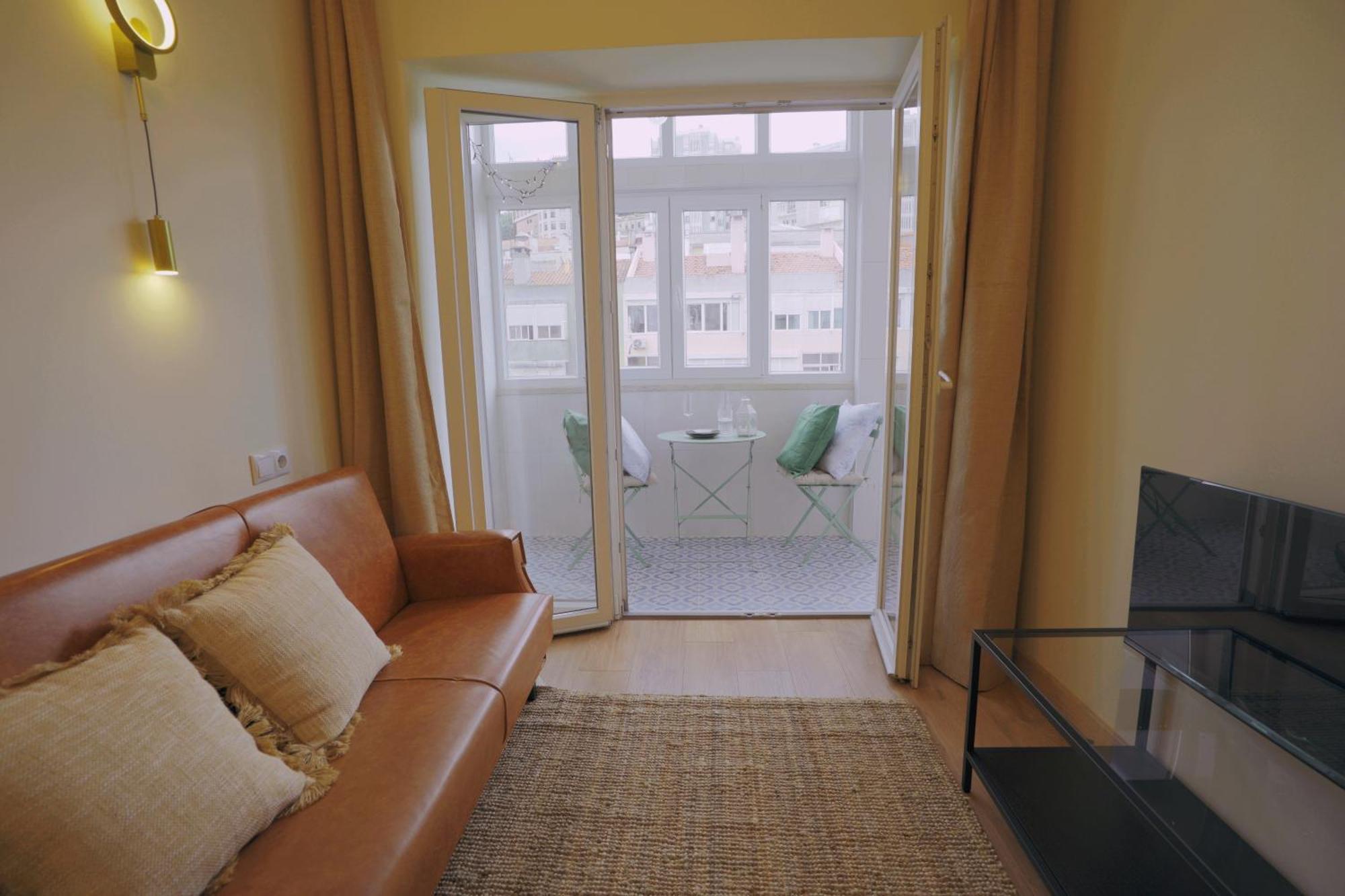 Charming 94d, Next To Metro * Lissabon