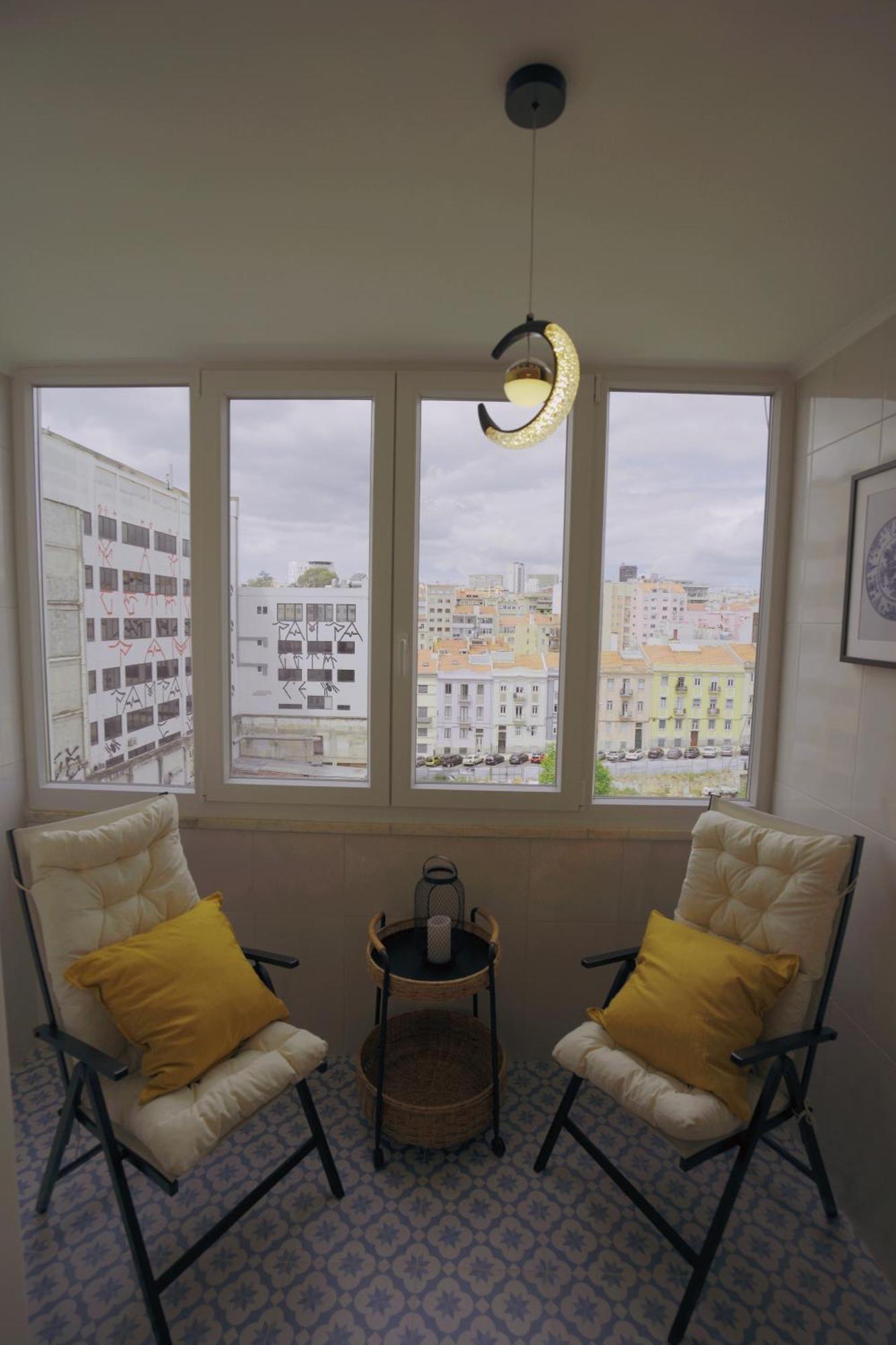 Apartment Charming 94d, Next To Metro Lissabon