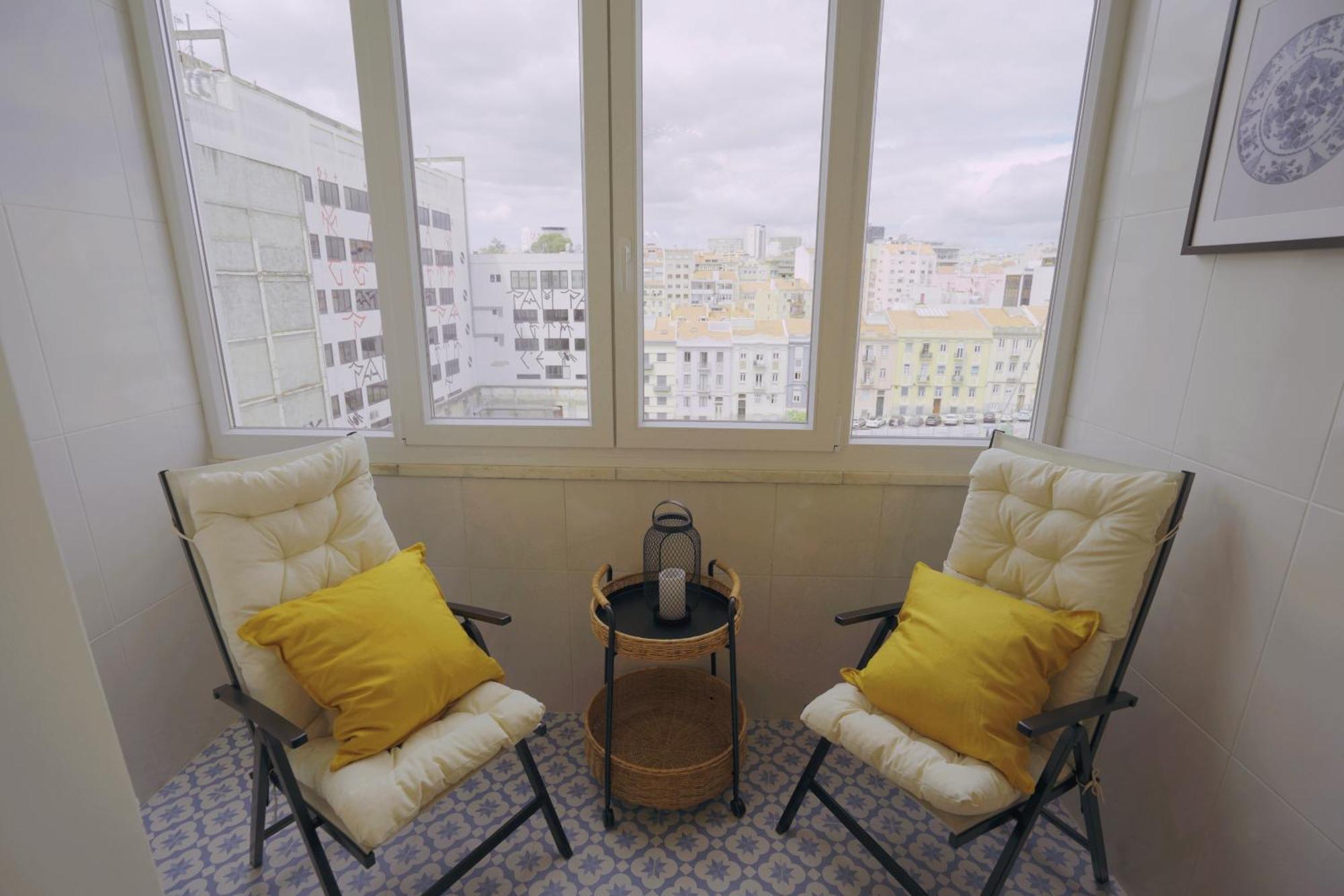 Apartment Charming 94d, Next To Metro Lissabon