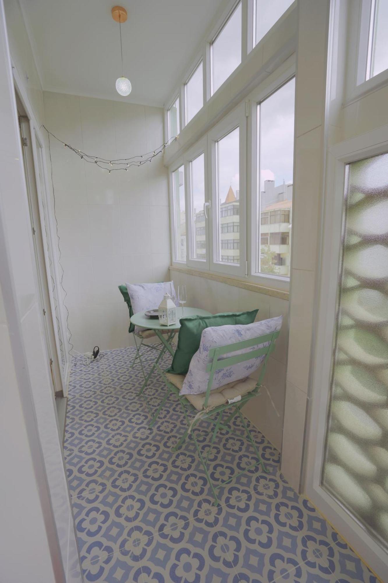 Apartment Charming 94d, Next To Metro Lissabon