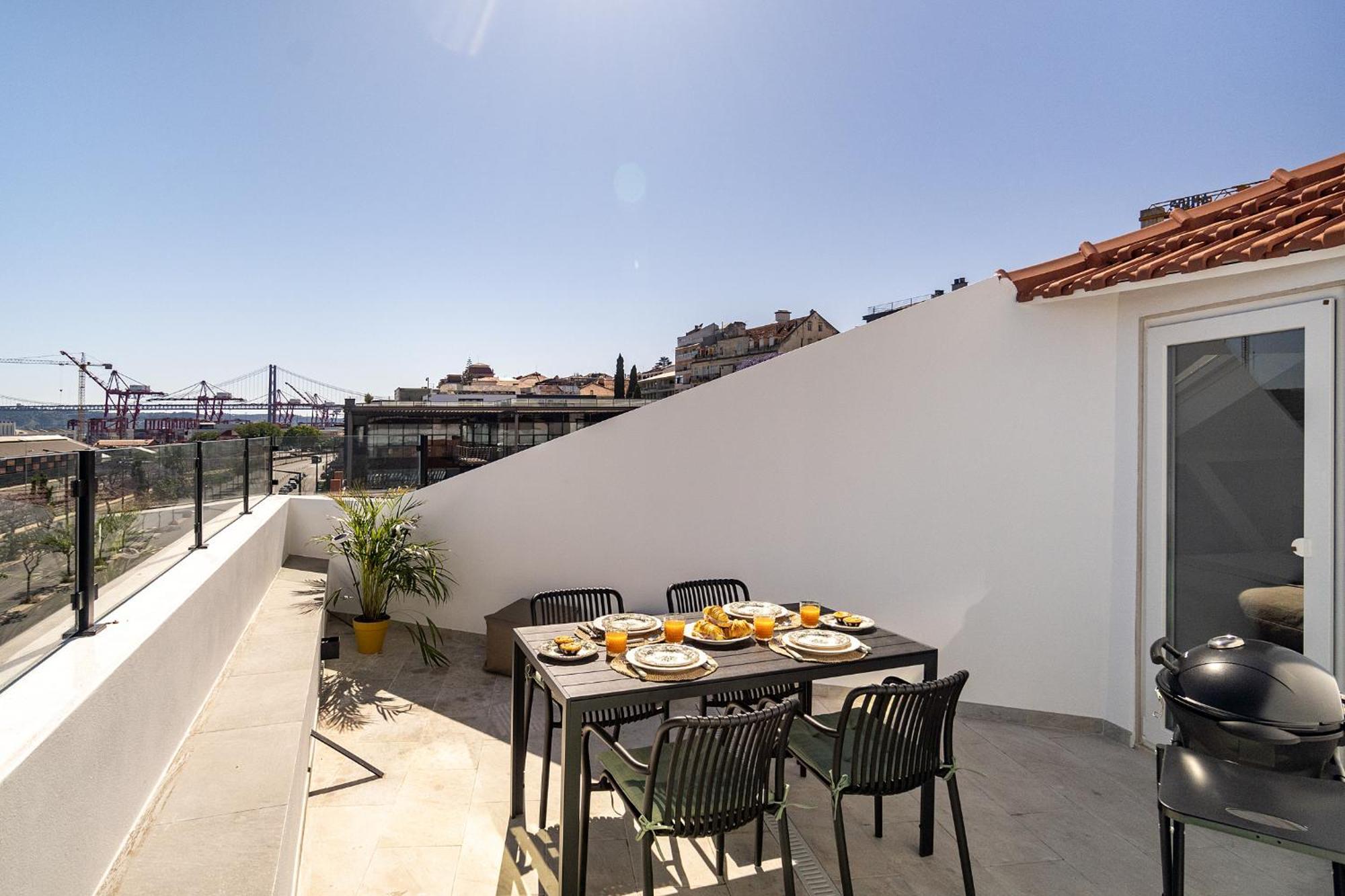 Whome Brand New Rooftop With River View Apartment *