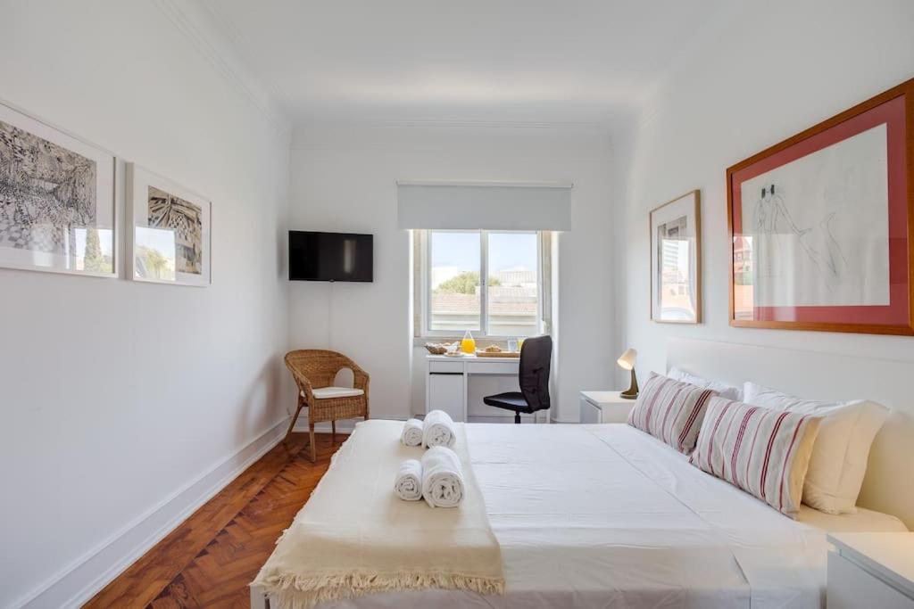 Spacious Tailor Made Flat In Areeiro * Lisboa
