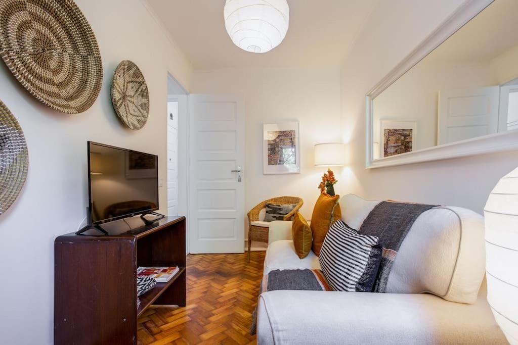 Spacious Tailor Made Flat In Areeiro Appartement