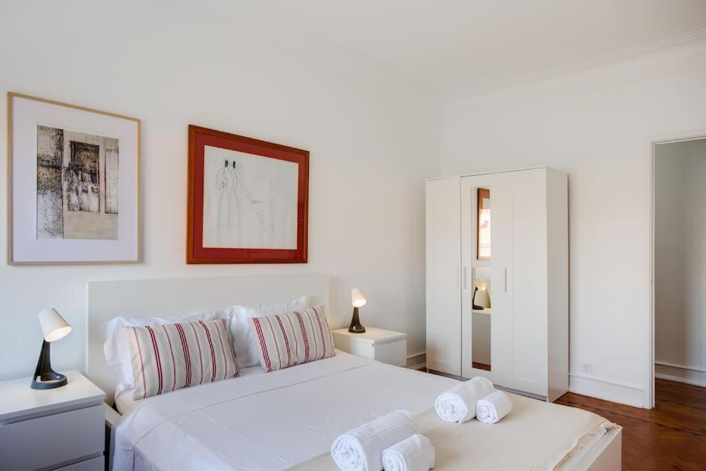 Spacious Tailor Made Flat In Areeiro Lisboa