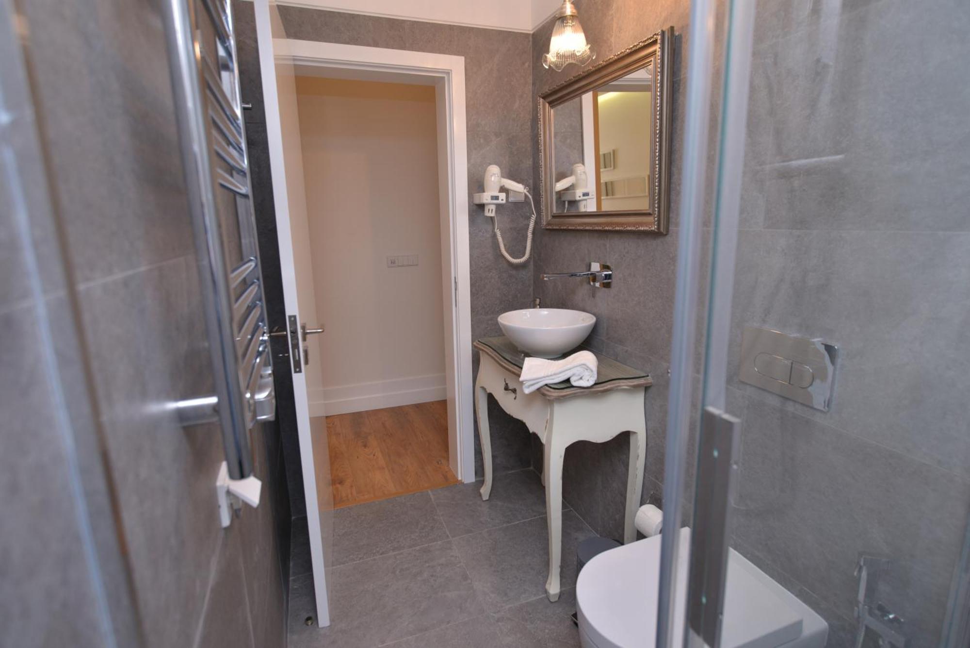 Appartement Gold 37399al And Silver 37404al