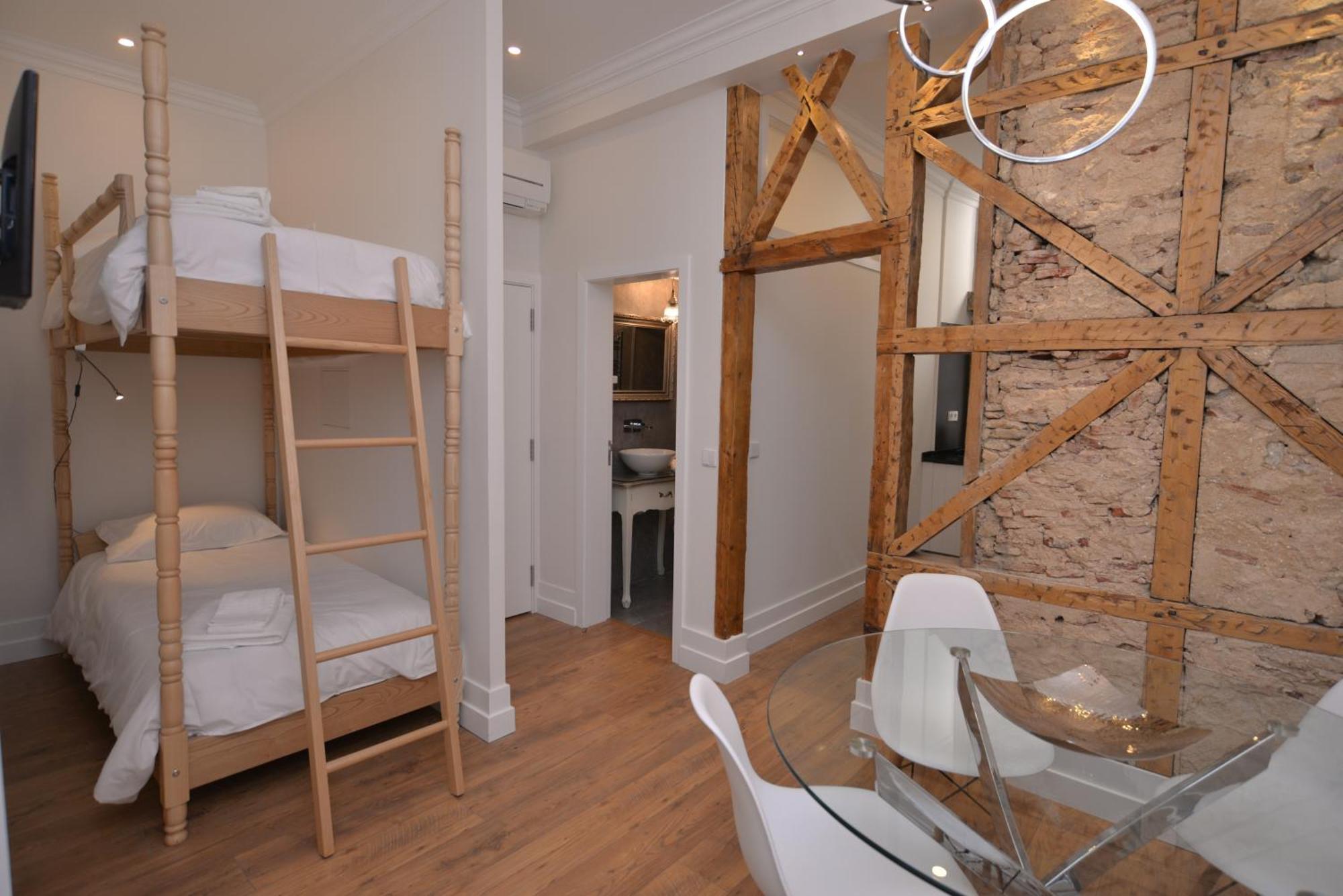 Appartement Gold 37399al And Silver 37404al *