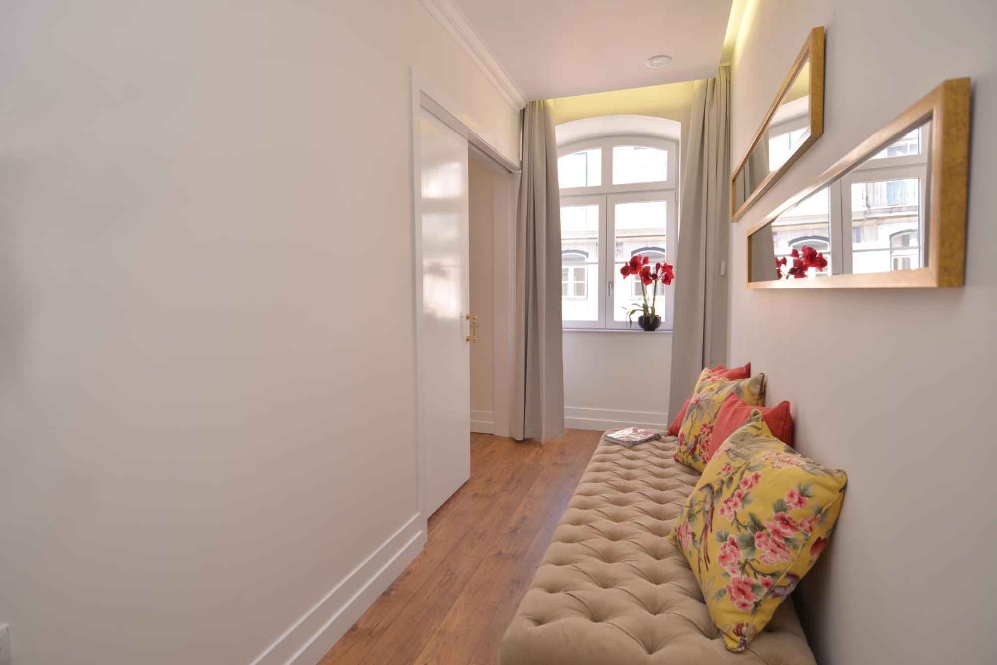 Appartement Gold 37399al And Silver 37404al