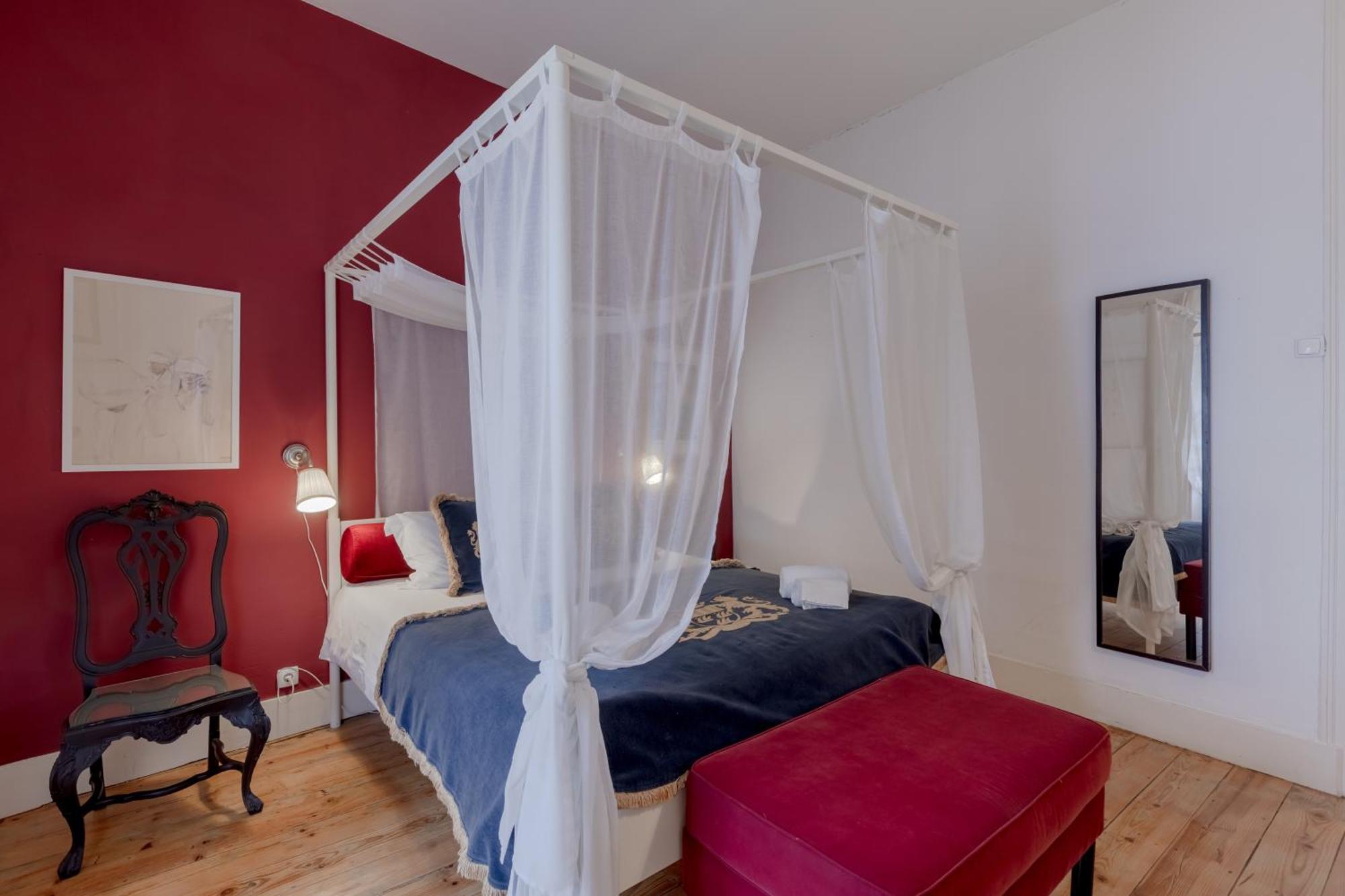 Unique Apartment *