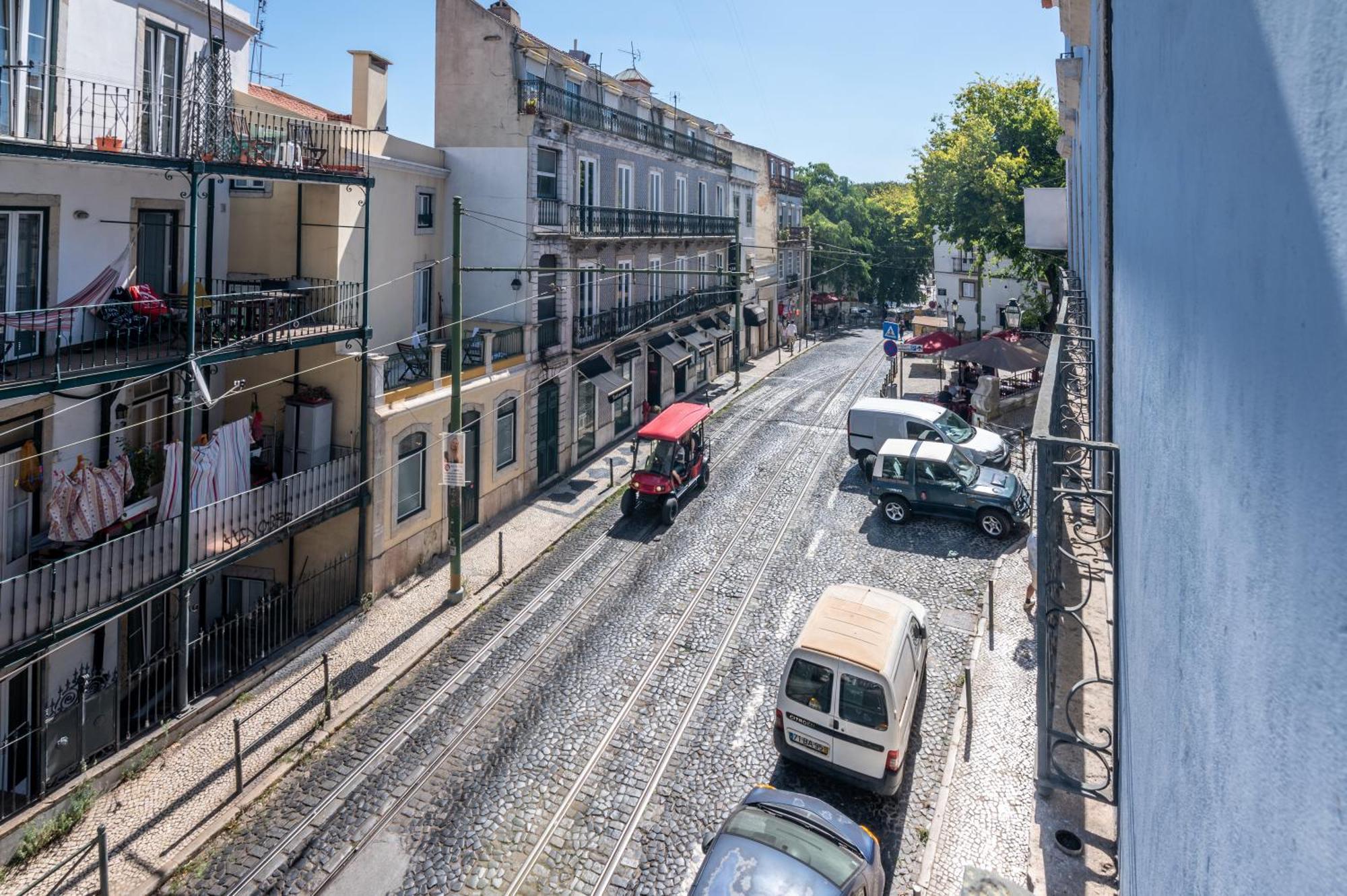 Apartment Portas Do Ceu Lisbon