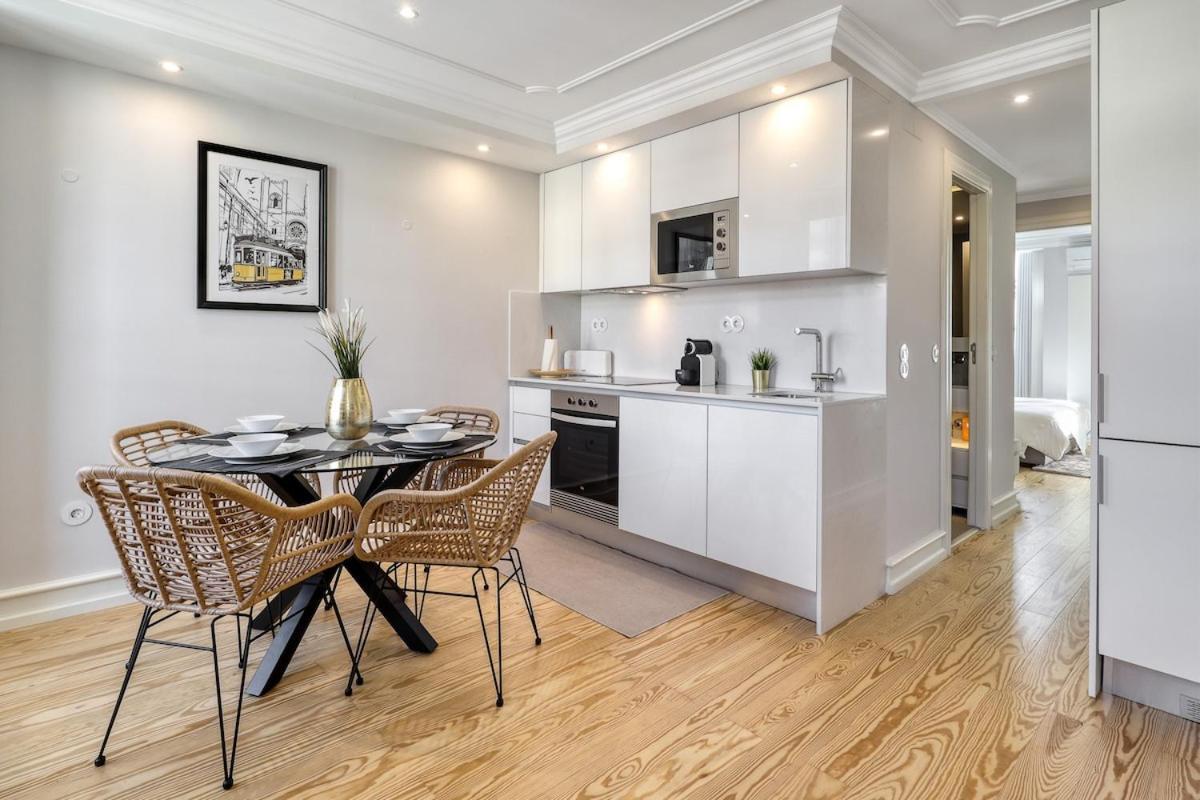 Beautiful 2 Bedroom With Views In Rua Augusta * Lisboa