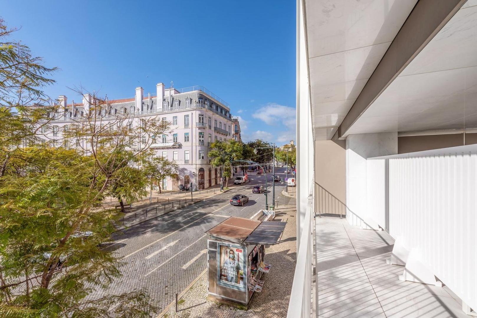 Guestready - 2br Apt Carlos I With Terrace And Gym Lissabon