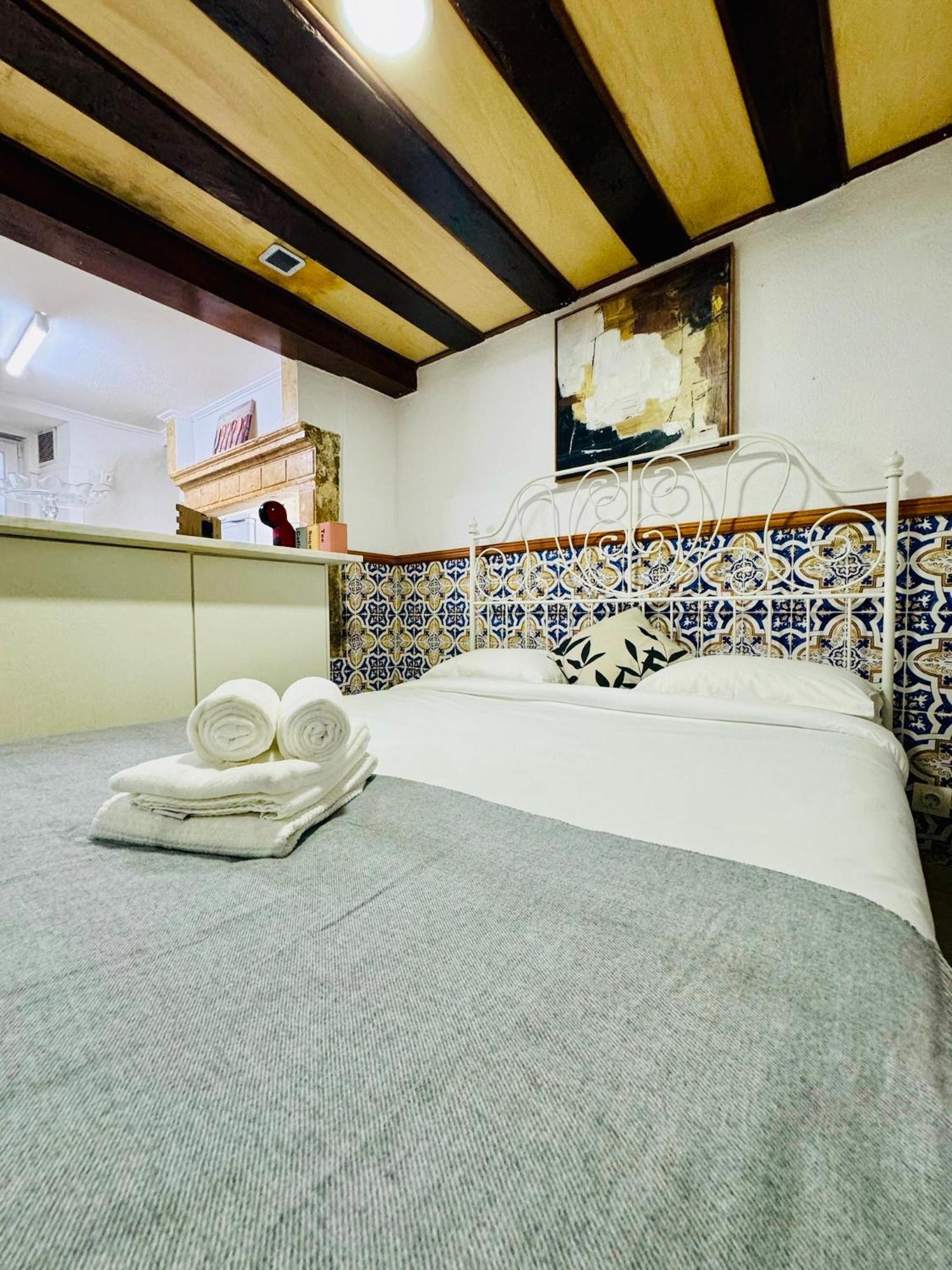 Authentic Portuguese Home- Alfama