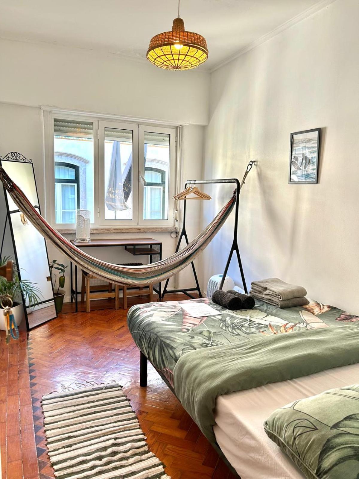 Maria Shared In Gasthof Lissabon