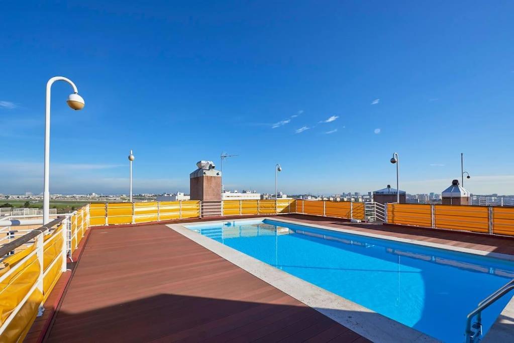 Modern With Garage And Pool Appartement Lisboa