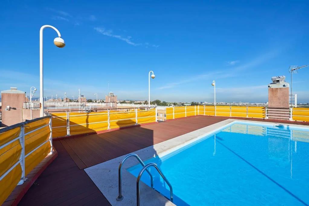 Modern With Garage And Pool Appartement Lisboa