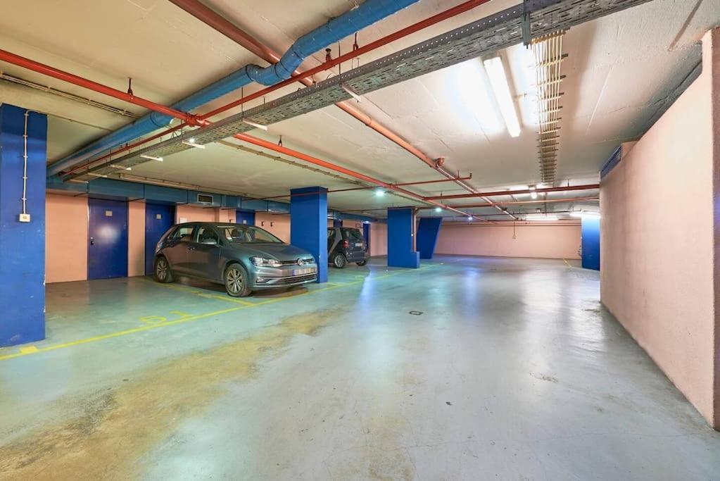 Appartement Modern With Garage And Pool