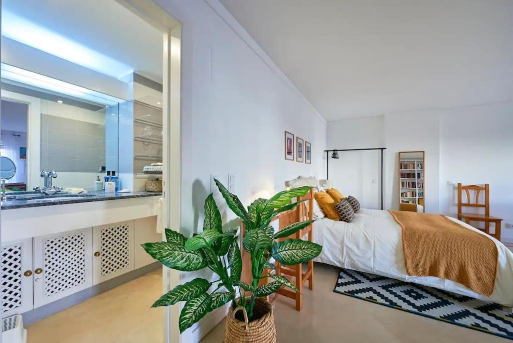 Modern With Garage And Pool Appartement