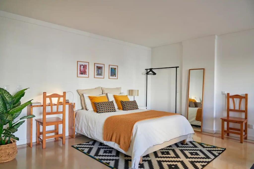 Modern With Garage And Pool Appartement *