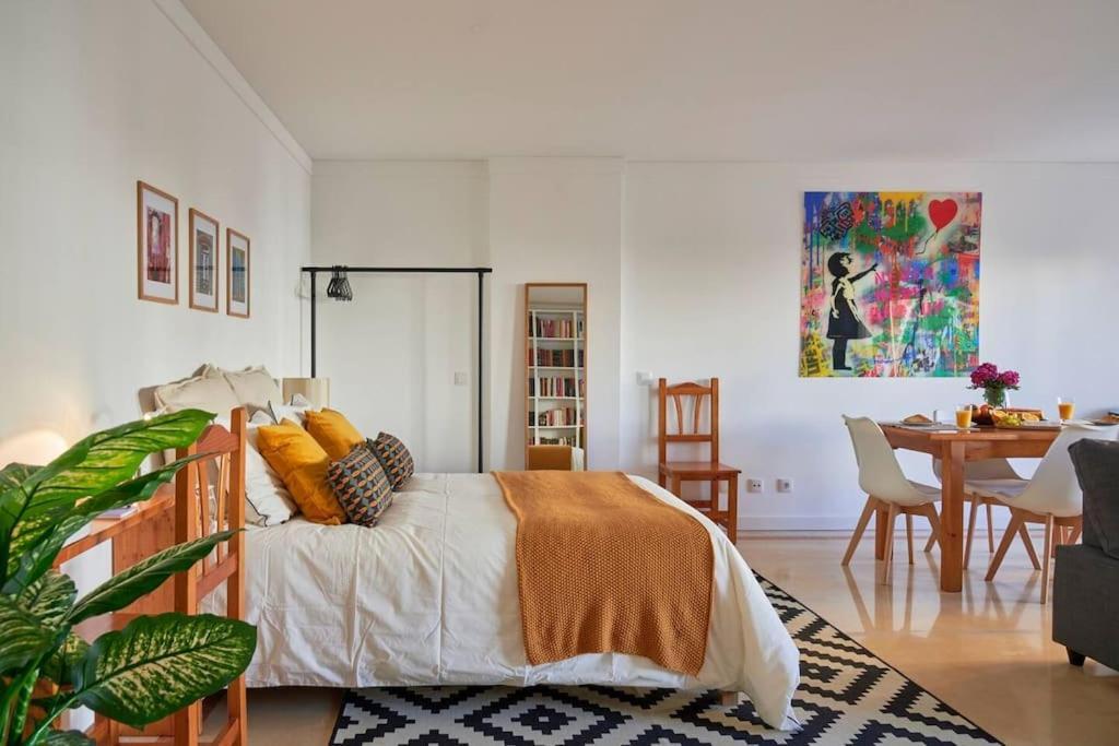 Appartement Modern With Garage And Pool *