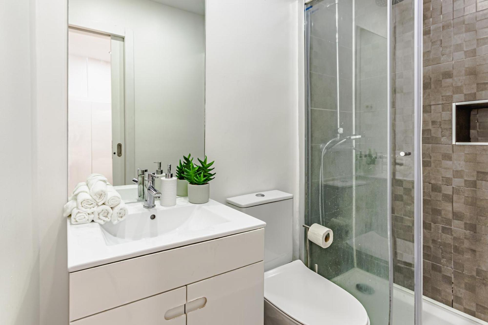 Visit Lisbon4fun - Alfama Apartment Lisbon