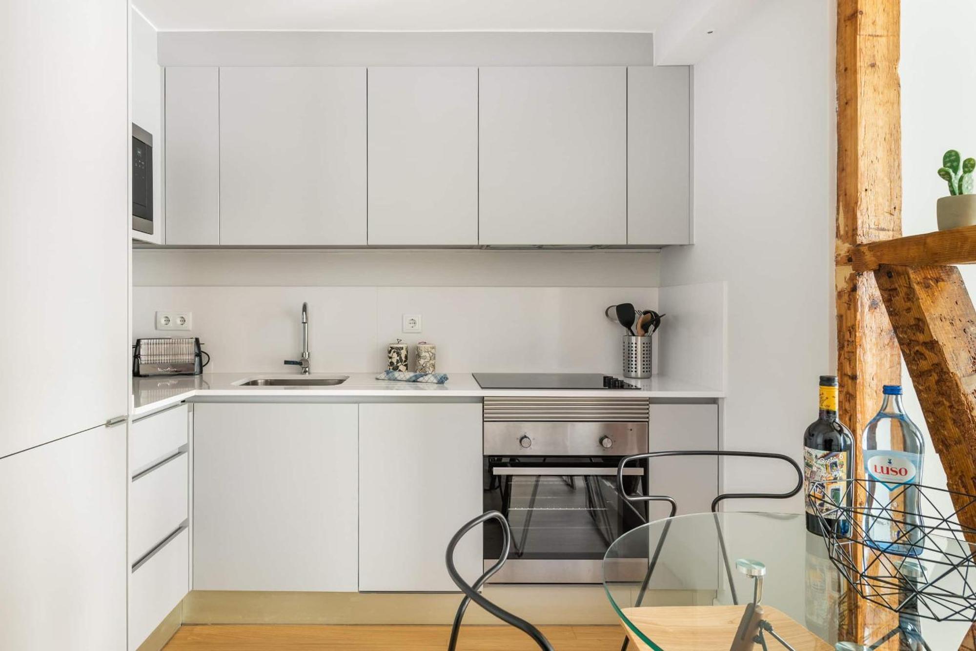 Apartment Designer In One Of Lisbon's Trendiest Quarters *